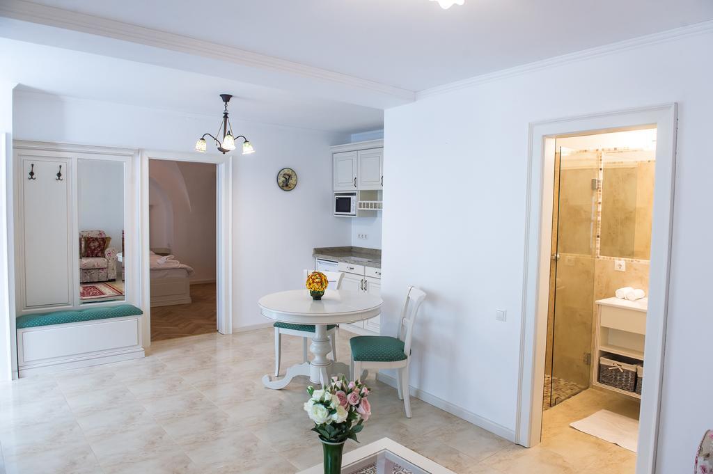 Baroc Apartments & Studio ซีบิว ภายนอก รูปภาพ