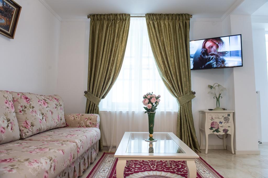 Baroc Apartments & Studio ซีบิว ภายนอก รูปภาพ